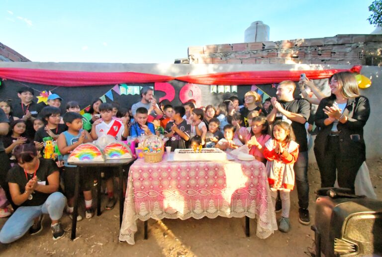 Trelew acompañó el 39° aniversario del centro juvenil “Abriendo Caminos”