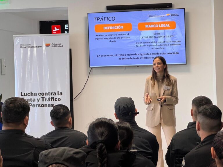 Provincia efectuó capacitación sobre Trata y Tráfico de Personas en el Aeropuerto de Puerto Madryn