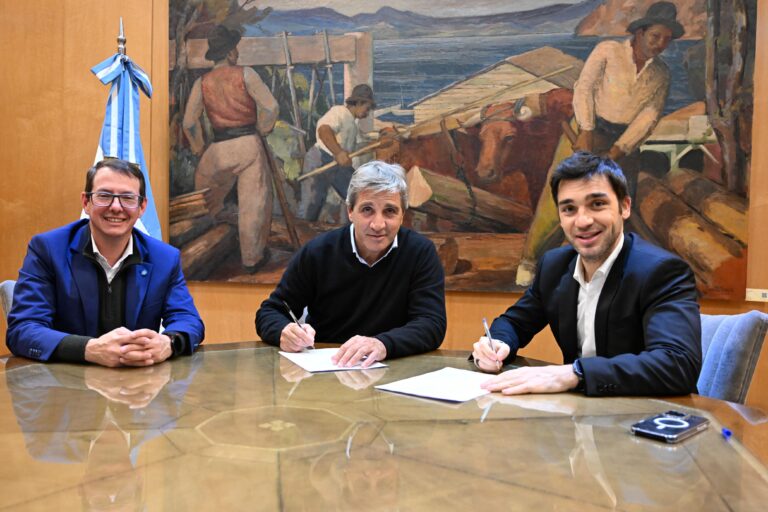 Torres se reunió con Caputo y confirmó que Provincia se hará cargo de la Ruta Nacional N° 40: “Vamos a hacer la obra de reparación con fondos propios”