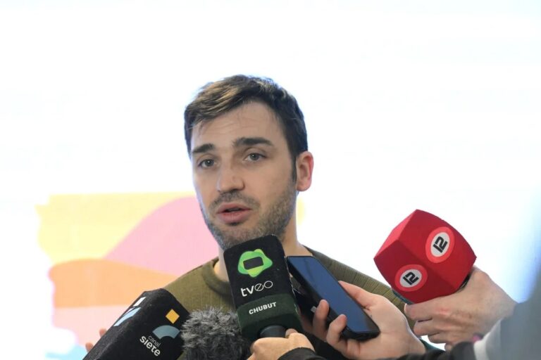 Torres anunció un plan de obras por más de $ 2.700 millones en Rawson y mejoras eléctricas en toda la provincia