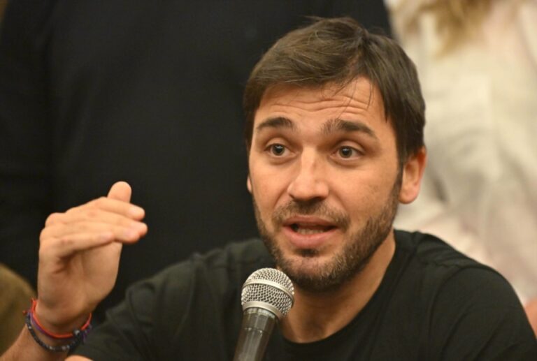 El gobernador confirmó viviendas para las familias de Sismográfica