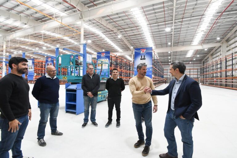 Merino destacó la generación de empleo local que impulsará la apertura de Maxiconsumo