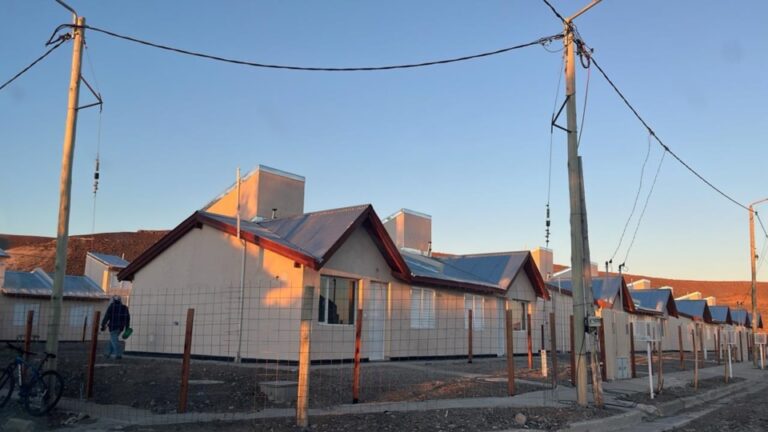 Se sortearon las llaves de un nuevo barrio para Río Mayo