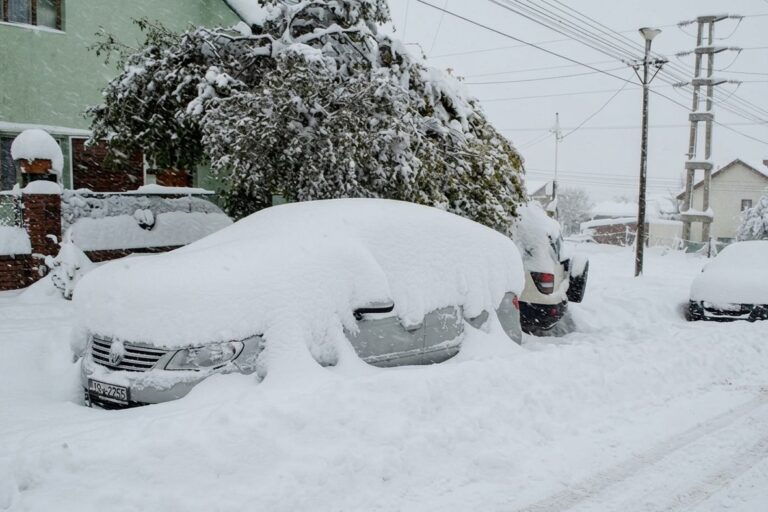 Pronostican hasta 60 cm de nieve y viento blanco en la Cordillera