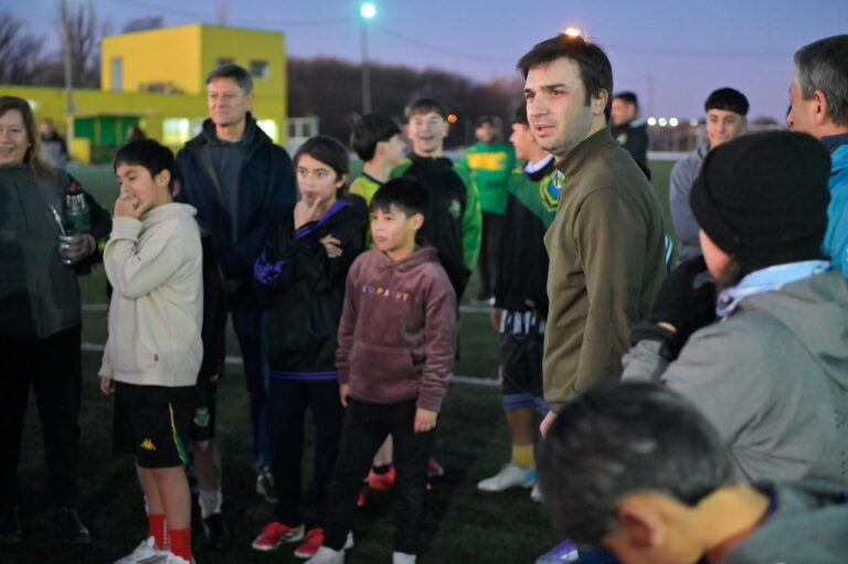 Torres destacó las obras de ampliación y puesta en valor del Club Defensores de la Ribera con una importante inversión provincial